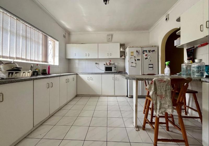 5 Bedroom Property for Sale in Goodwood Central Western Cape